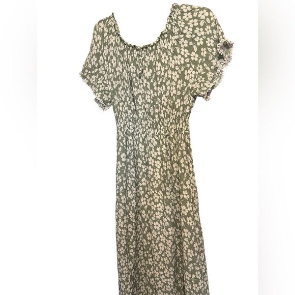 Floral Green Maxi Dress - Picture 2 of 12